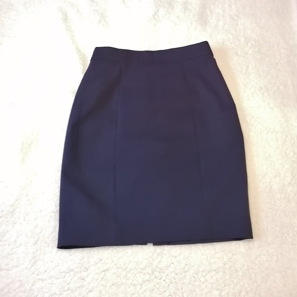 H&M Navy blue pencil skirt, size 6
